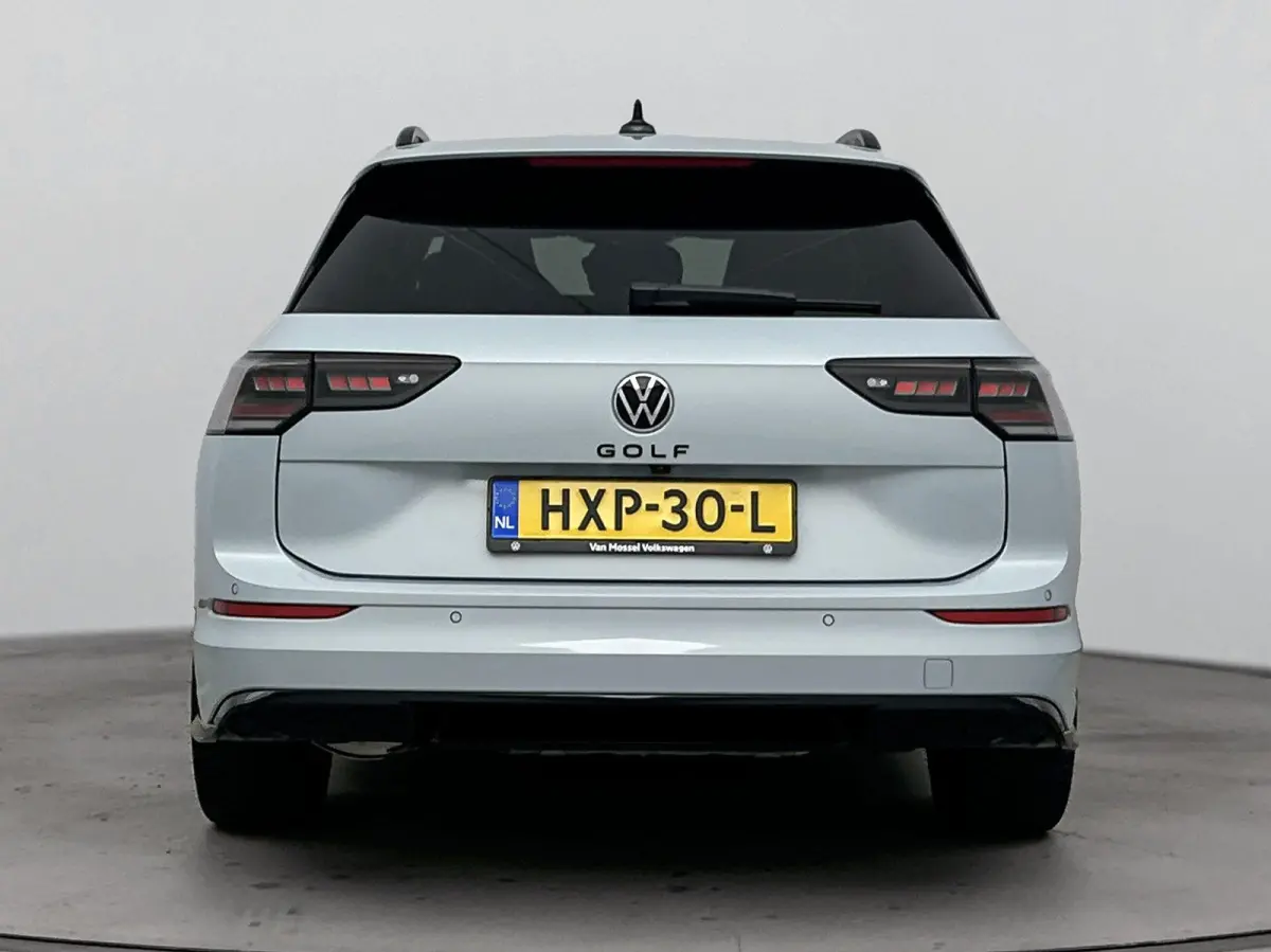 1.5 eTSI R-Line Edition | Panoramadak | Black Style Pakket | 19" Lichtmetalen Velgen | Elektrische Achterklep | Stoelverwarming | Carplay | 360 Camera | LED Matrix | all weather banden |