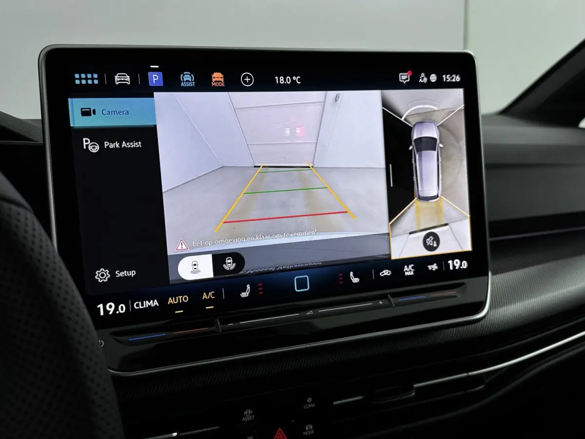 1.5 eTSI R-Line Edition | Panoramadak | Black Style Pakket | 19" Lichtmetalen Velgen | Elektrische Achterklep | Stoelverwarming | Carplay | 360 Camera | LED Matrix | all weather banden |