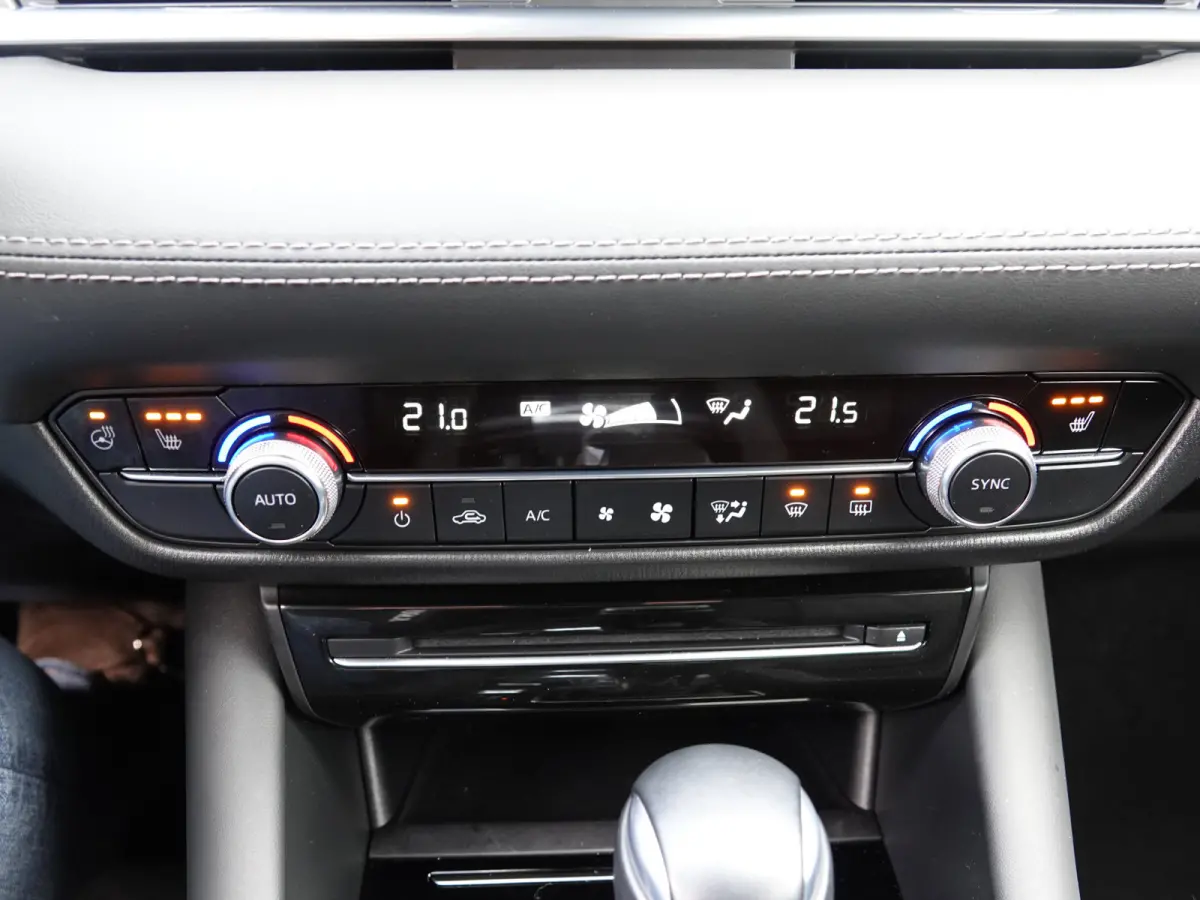 2.0 SkyActiv-G 165PK Comfort AUTOM. | HUD | NAVI | DODE HOEK | ECC | ACC