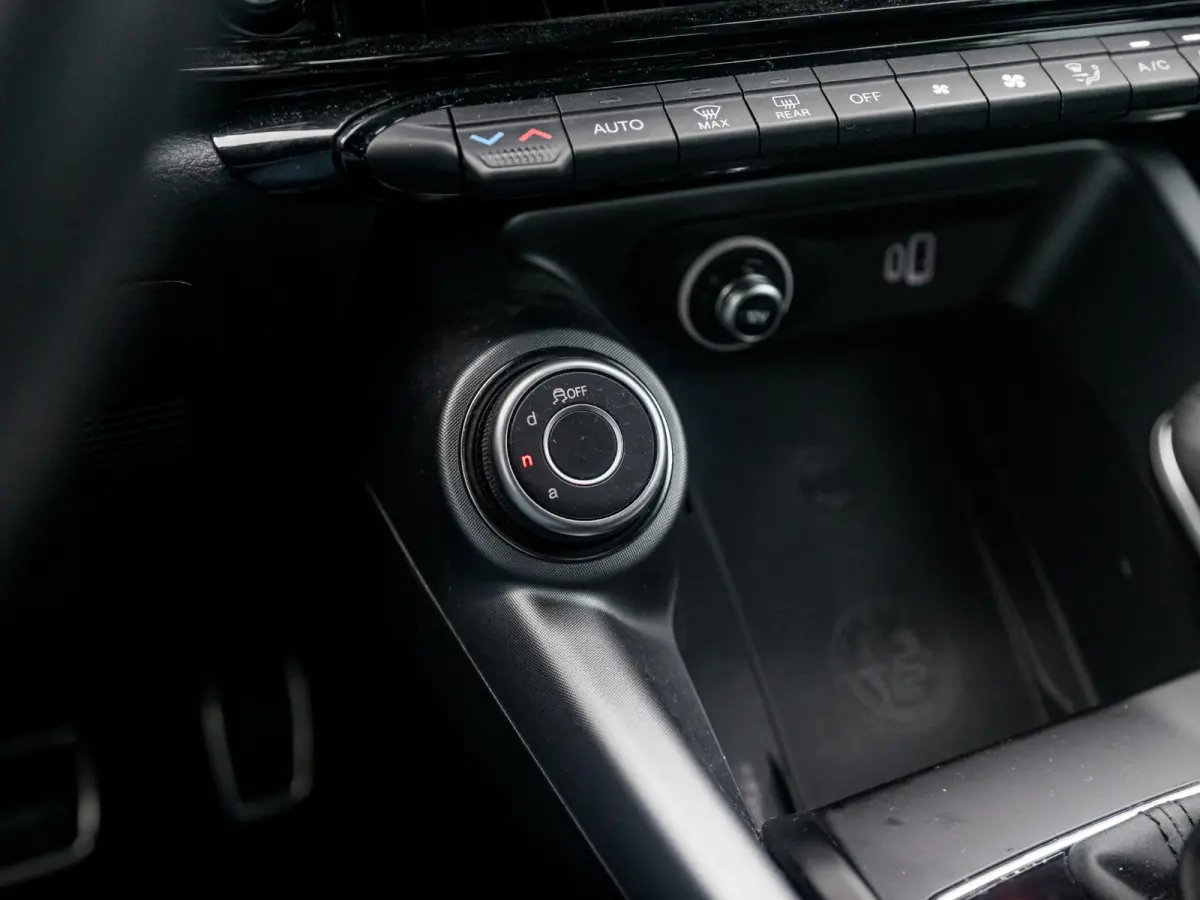 Plug-In Hybrid Q4 280pk Edizione Speciale | Technology Pack | Winter Pack | Blu Misano