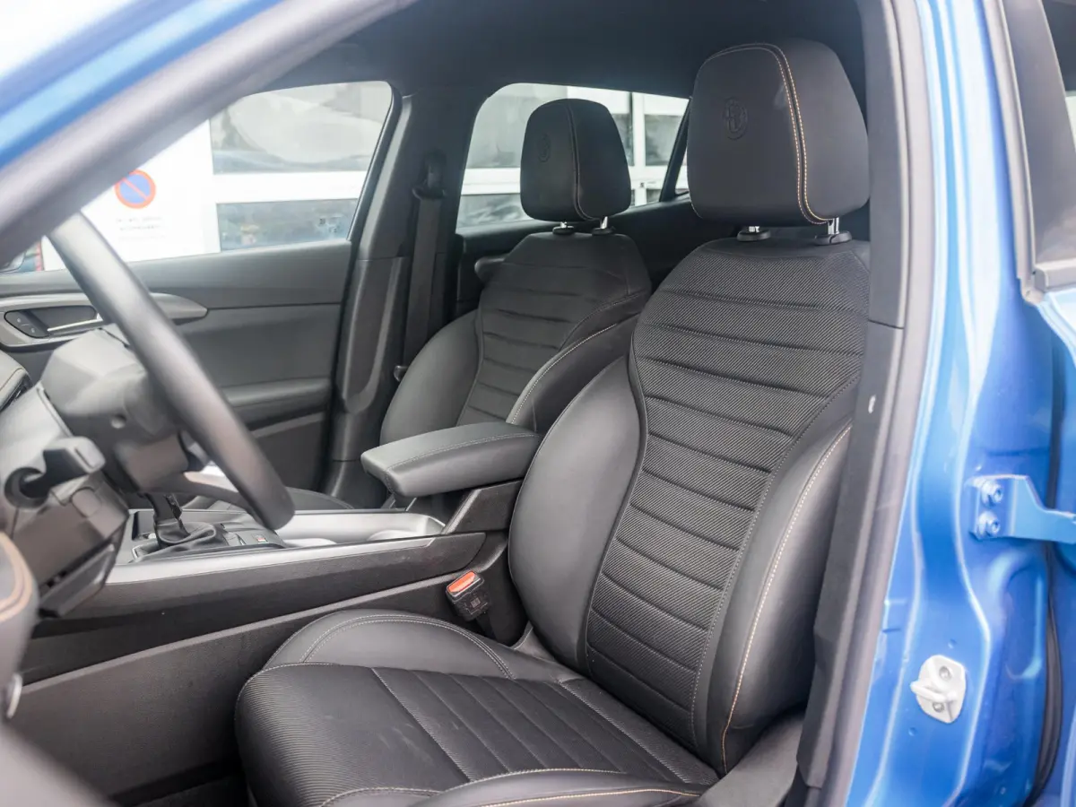 Plug-In Hybrid Q4 280pk Edizione Speciale | Technology Pack | Winter Pack | Blu Misano