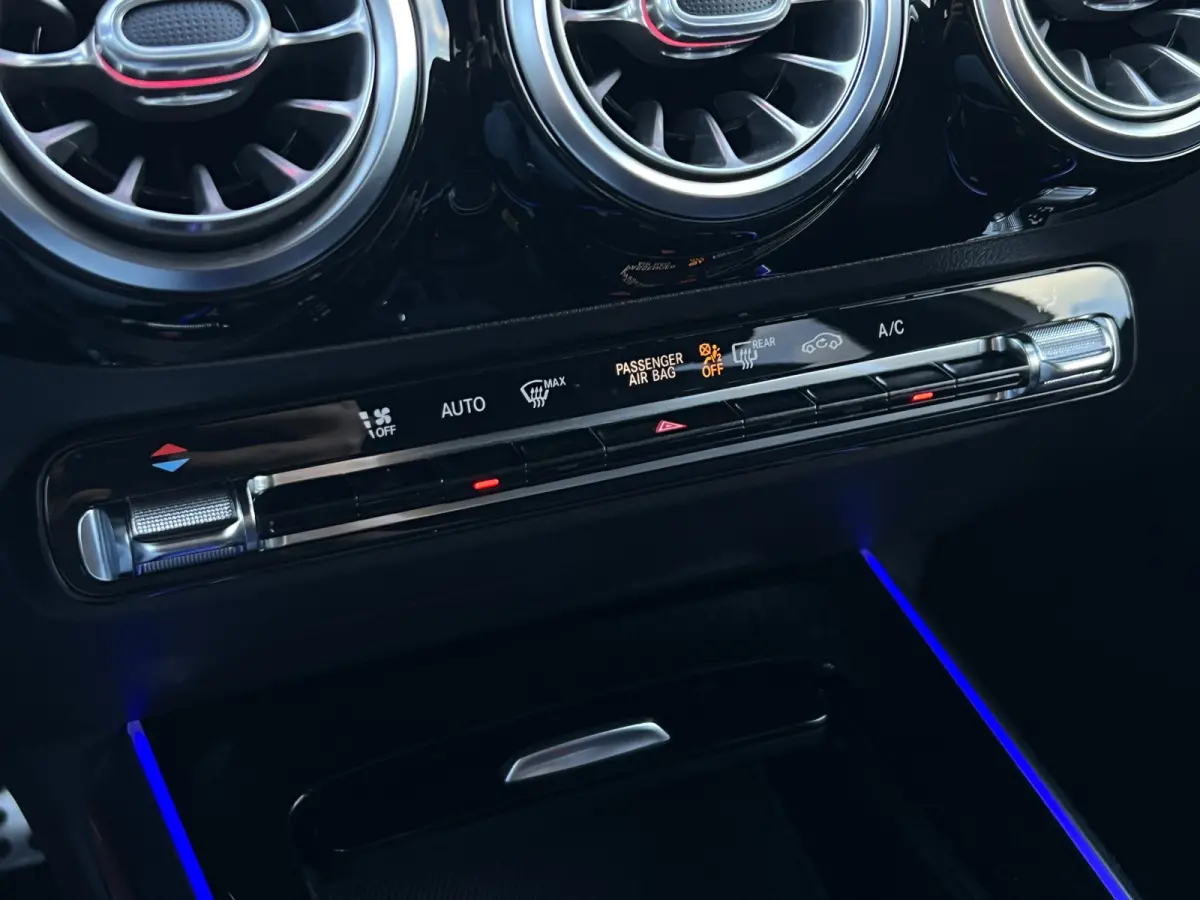 200 Business Solution AMG | Night | Camera | Sfeerverlichting | MBUX