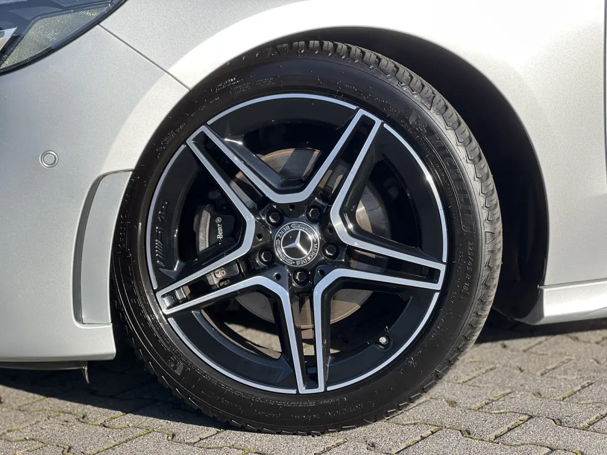 200 Business Solution AMG | Night | Camera | Sfeerverlichting | MBUX