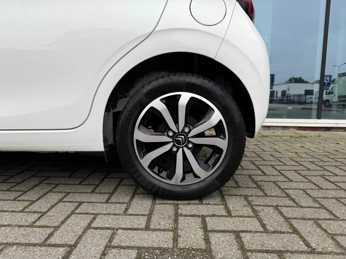 1.0 VTi Shine - Airco - Media Android/Apple - 15"LMV - Org.NL