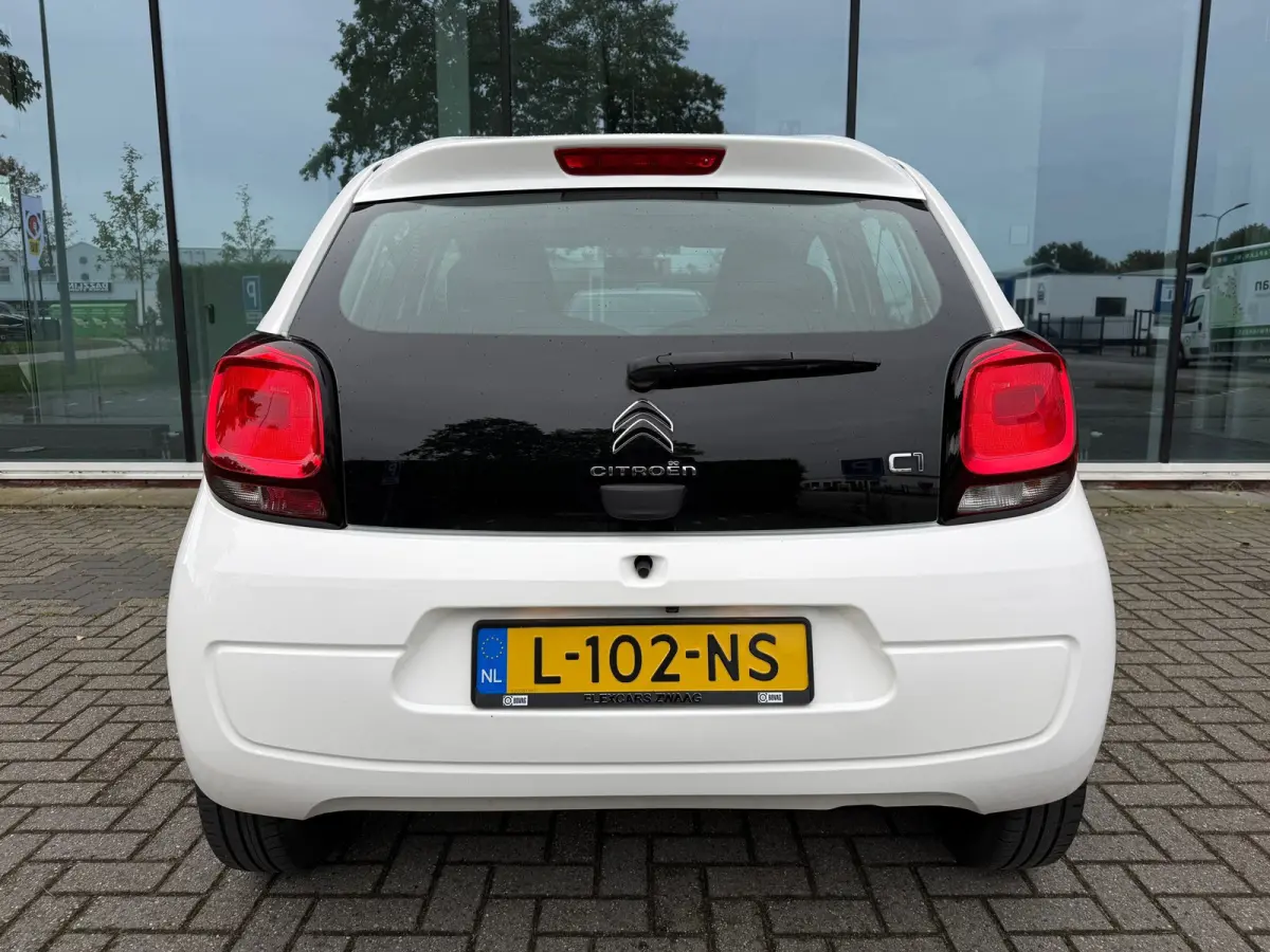 1.0 VTi Shine - Airco - Media Android/Apple - 15"LMV - Org.NL
