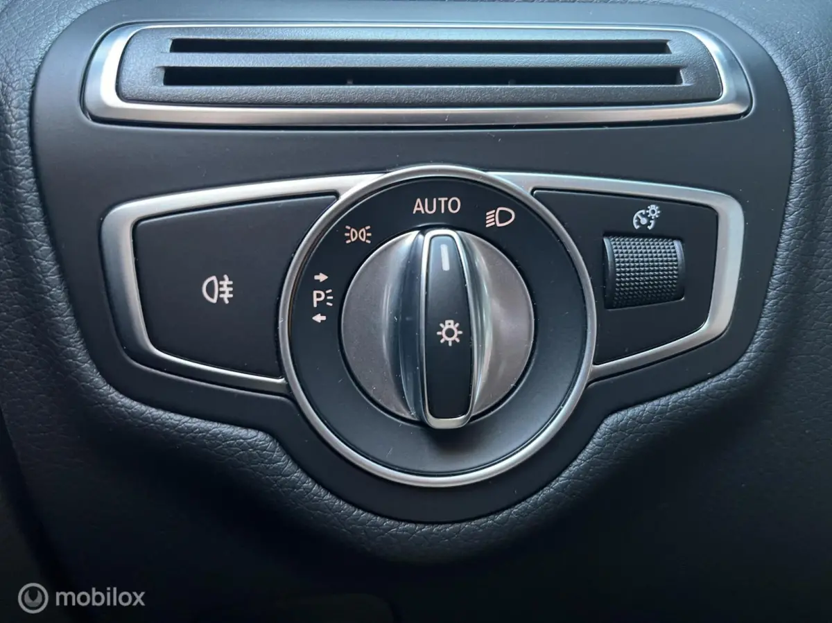 300 e AMG*LED*CRUISE*CARPLAY*PDC*BURMESTER*