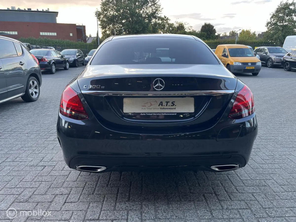 300 e AMG*LED*CRUISE*CARPLAY*PDC*BURMESTER*