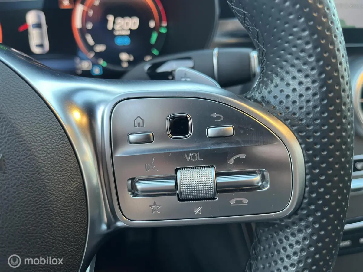 300 e AMG*LED*CRUISE*CARPLAY*PDC*BURMESTER*