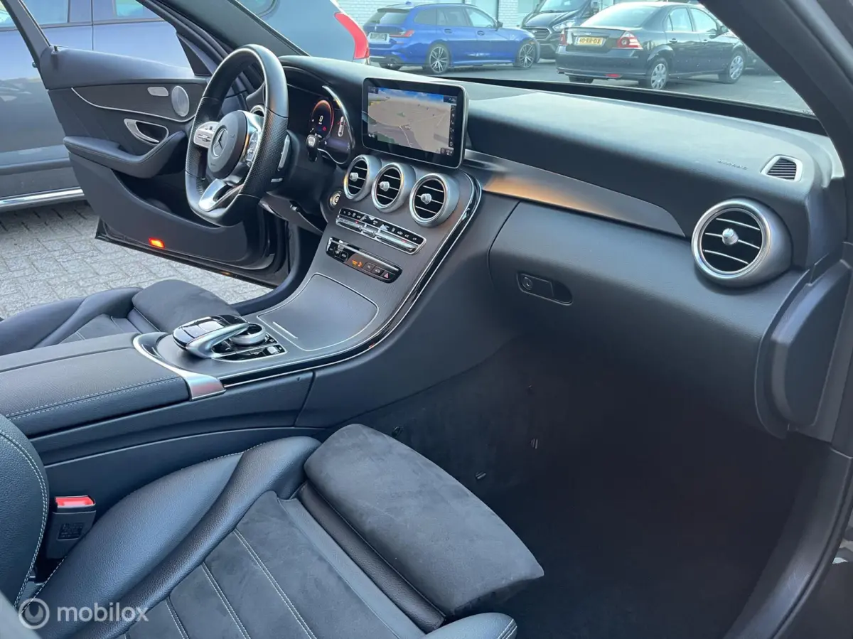 300 e AMG*LED*CRUISE*CARPLAY*PDC*BURMESTER*