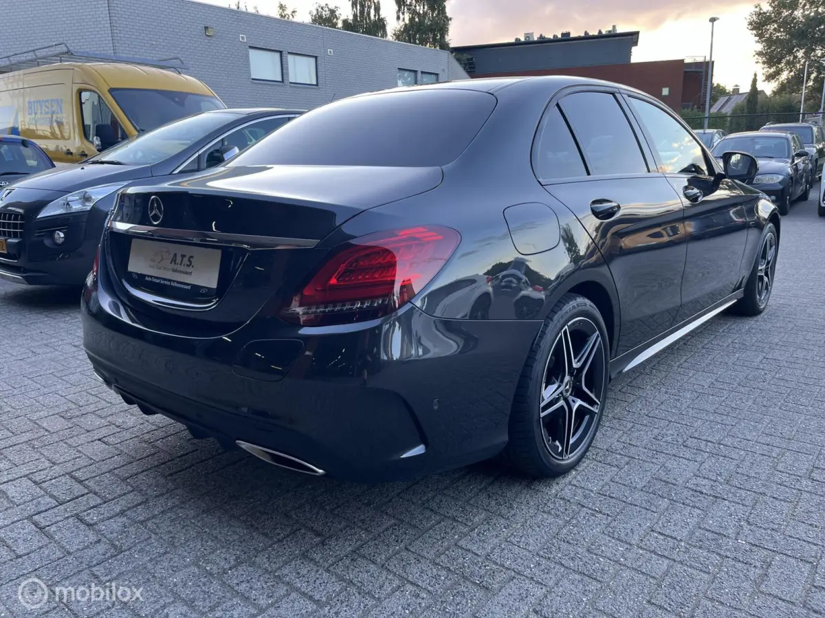300 e AMG*LED*CRUISE*CARPLAY*PDC*BURMESTER*