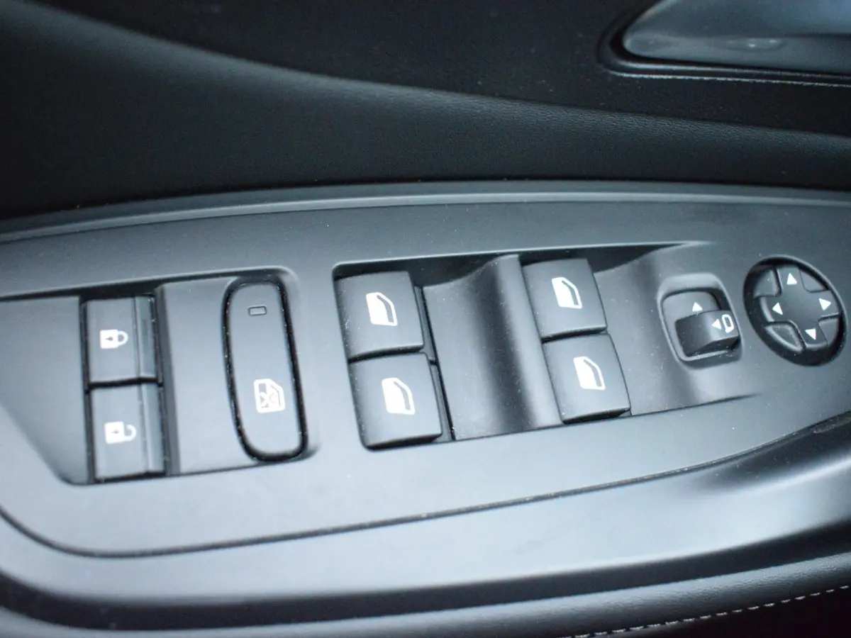 1.5 BlueHDi Allure Pack Business | 130 PK | NAVI | PARKEERSENSOREN MET CAMERA | CRUISE CONTROL | 34.580 KM