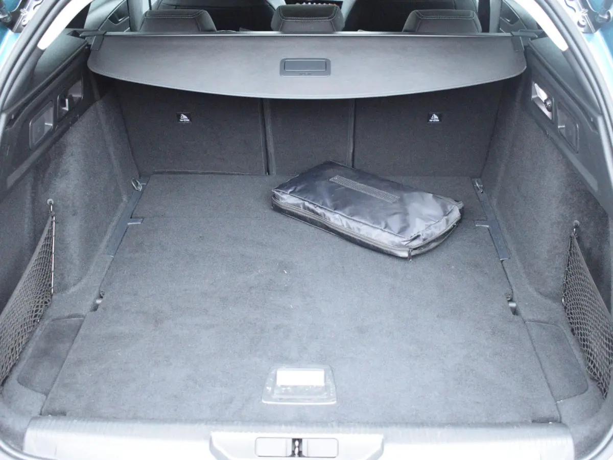 1.5 BlueHDi Allure Pack Business | 130 PK | NAVI | PARKEERSENSOREN MET CAMERA | CRUISE CONTROL | 34.580 KM