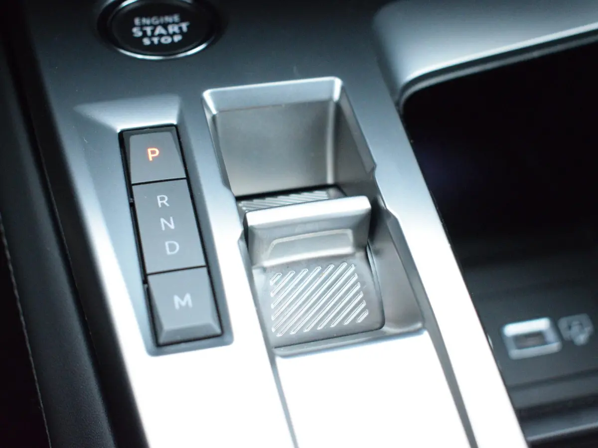 1.5 BlueHDi Allure Pack Business | 130 PK | NAVI | PARKEERSENSOREN MET CAMERA | CRUISE CONTROL | 34.580 KM