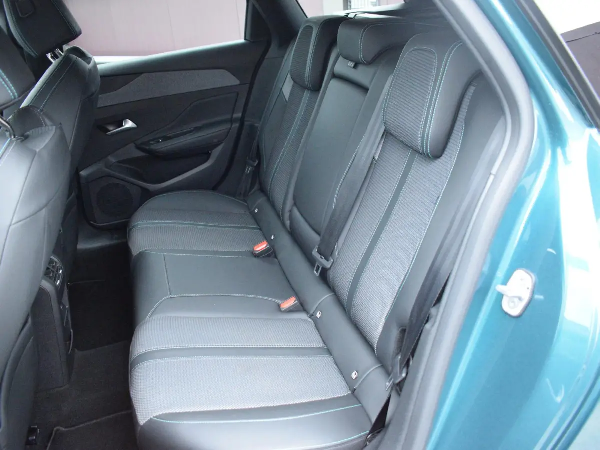 1.5 BlueHDi Allure Pack Business | 130 PK | NAVI | PARKEERSENSOREN MET CAMERA | CRUISE CONTROL | 34.580 KM