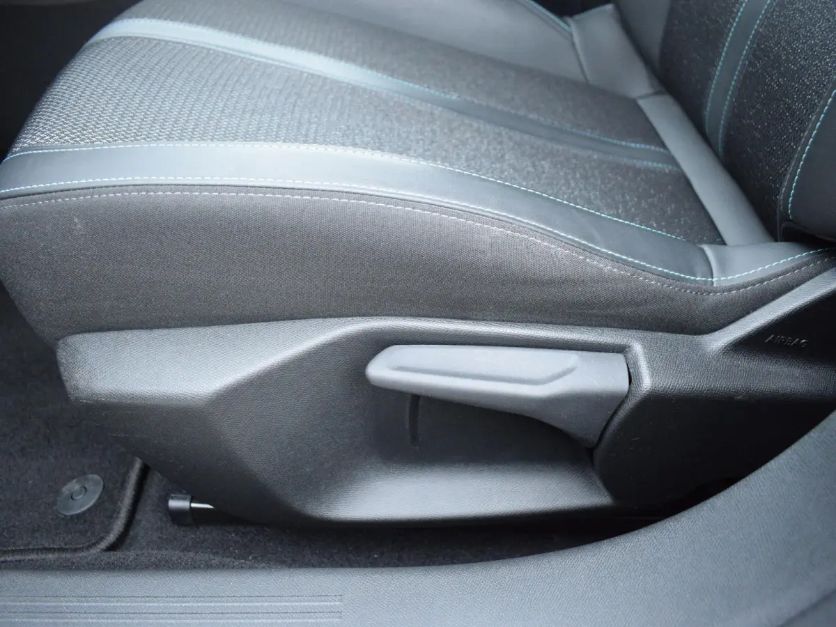 1.5 BlueHDi Allure Pack Business | 130 PK | NAVI | PARKEERSENSOREN MET CAMERA | CRUISE CONTROL | 34.580 KM