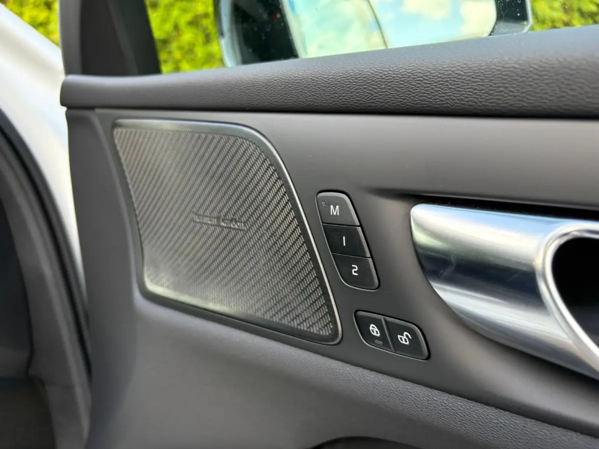 T8 Plug-in hybrid AWD Ultra Dark | Trekhaak | Panoramadak | Stoel + stuurverwarming | Harman/Kardon |