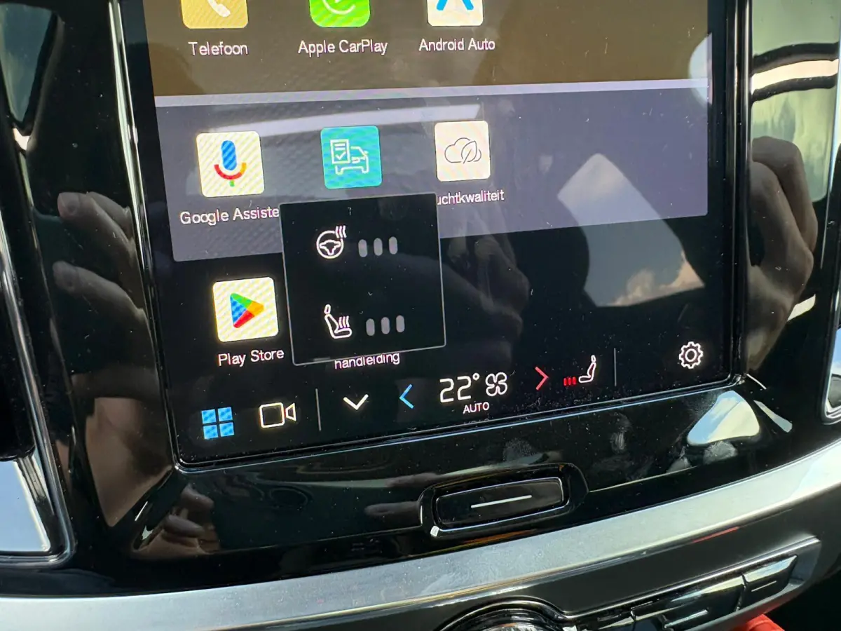 T8 Plug-in hybrid AWD Ultra Dark | Trekhaak | Panoramadak | Stoel + stuurverwarming | Harman/Kardon |