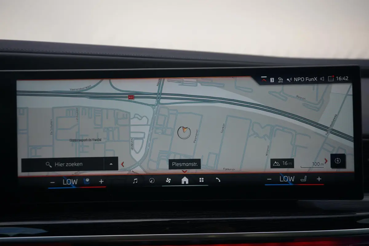 Sedan 750e xDrive Executive Drive Pro | M Sportpakket Pro | Sky Lounge | Connoisseur Pack | Bowers & Wilkins |