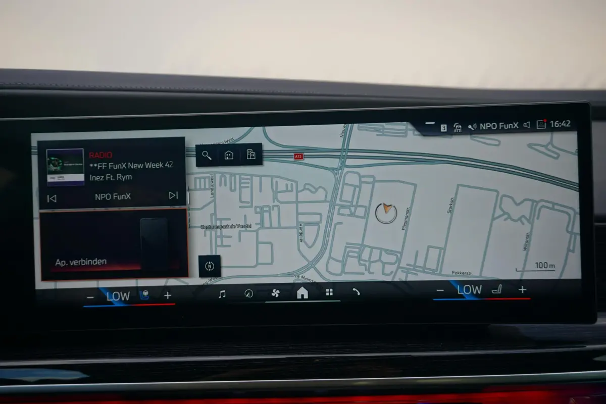 Sedan 750e xDrive Executive Drive Pro | M Sportpakket Pro | Sky Lounge | Connoisseur Pack | Bowers & Wilkins |
