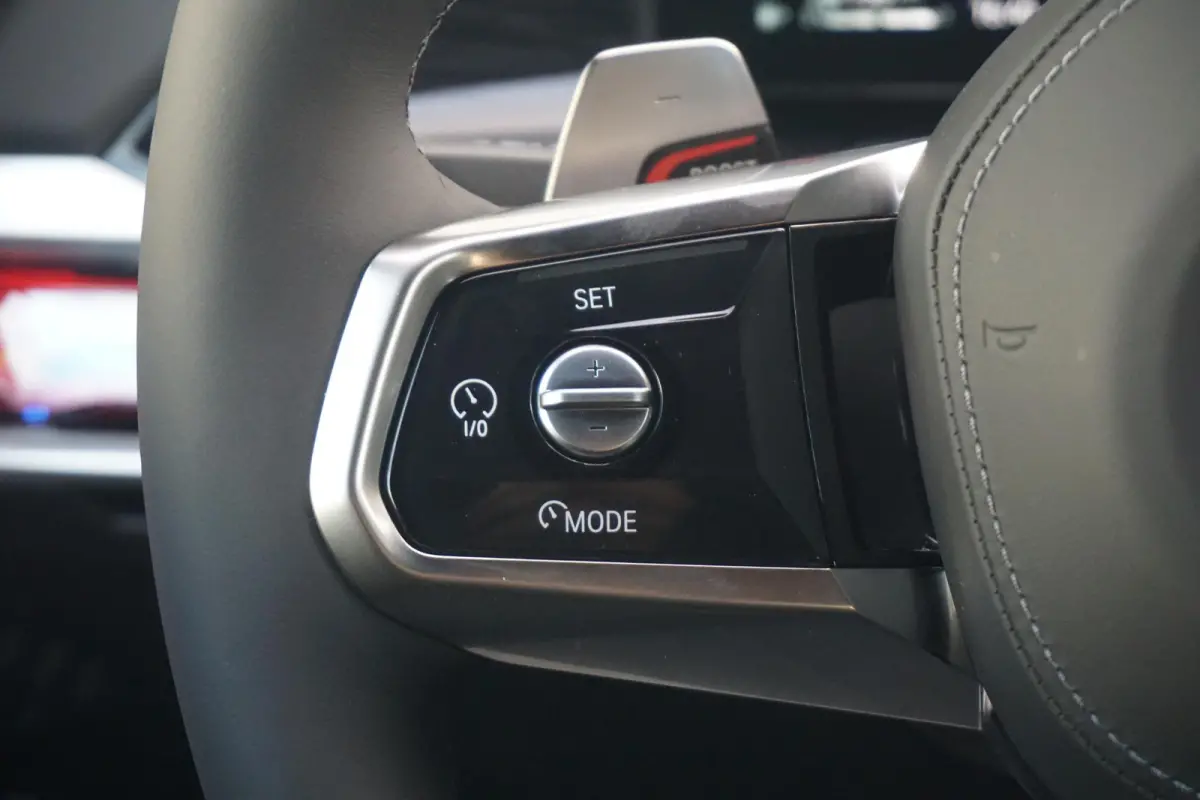Sedan 750e xDrive Executive Drive Pro | M Sportpakket Pro | Sky Lounge | Connoisseur Pack | Bowers & Wilkins |