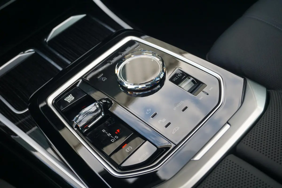 Sedan 750e xDrive Executive Drive Pro | M Sportpakket Pro | Sky Lounge | Connoisseur Pack | Bowers & Wilkins |