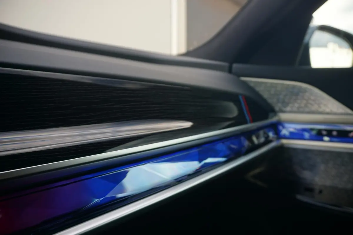 Sedan 750e xDrive Executive Drive Pro | M Sportpakket Pro | Sky Lounge | Connoisseur Pack | Bowers & Wilkins |