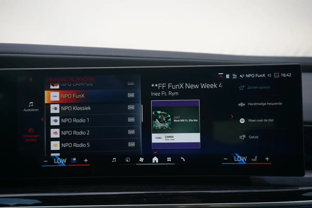 Sedan 750e xDrive Executive Drive Pro | M Sportpakket Pro | Sky Lounge | Connoisseur Pack | Bowers & Wilkins |