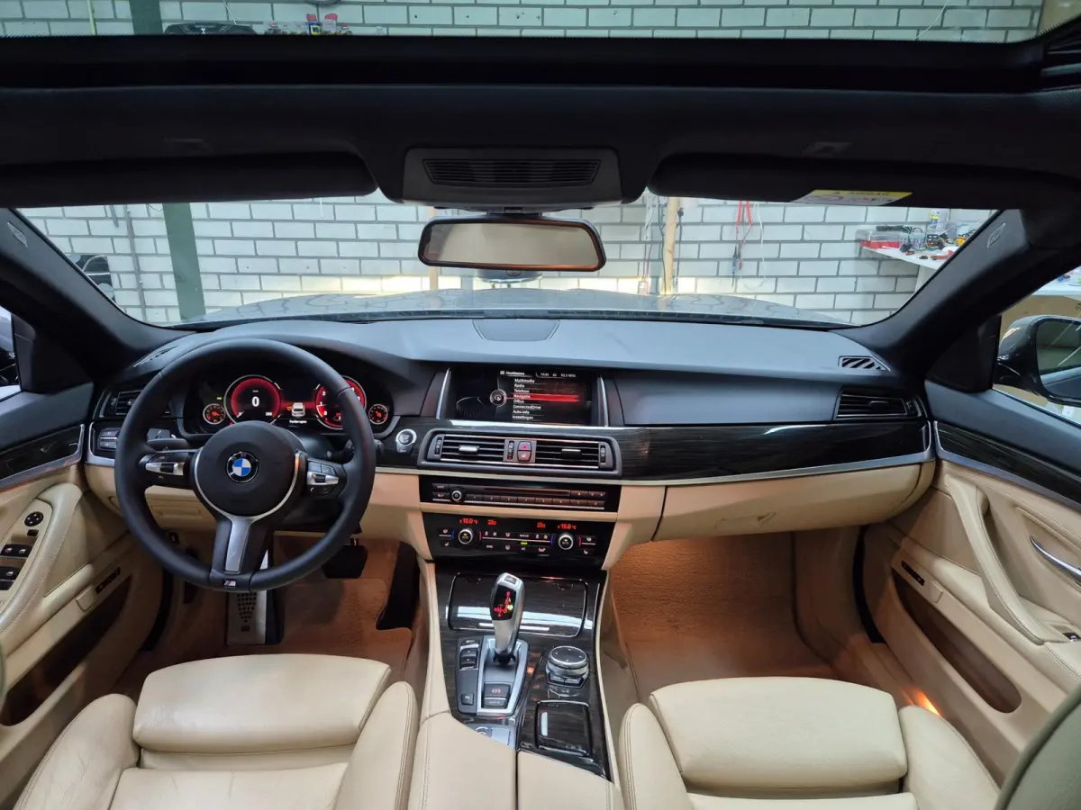 520i M Sport High Executive 6WB teller Panorama Elk. Stoelen NAP PUNT GAAF 100% dealeronderhouden