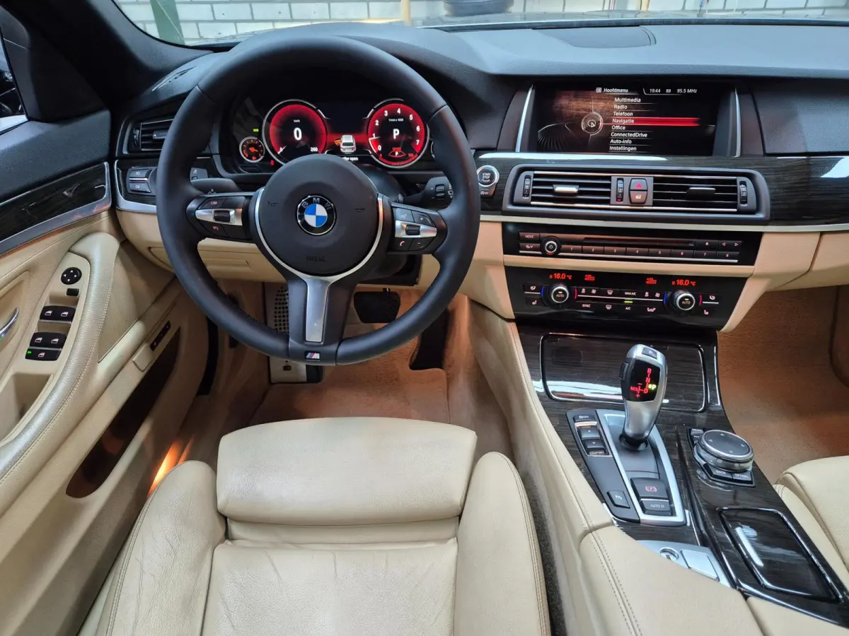 520i M Sport High Executive 6WB teller Panorama Elk. Stoelen NAP PUNT GAAF 100% dealeronderhouden