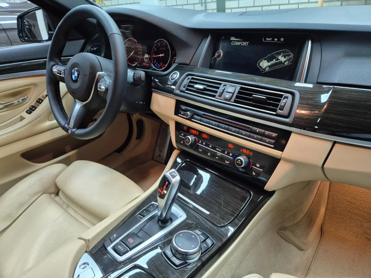520i M Sport High Executive 6WB teller Panorama Elk. Stoelen NAP PUNT GAAF 100% dealeronderhouden