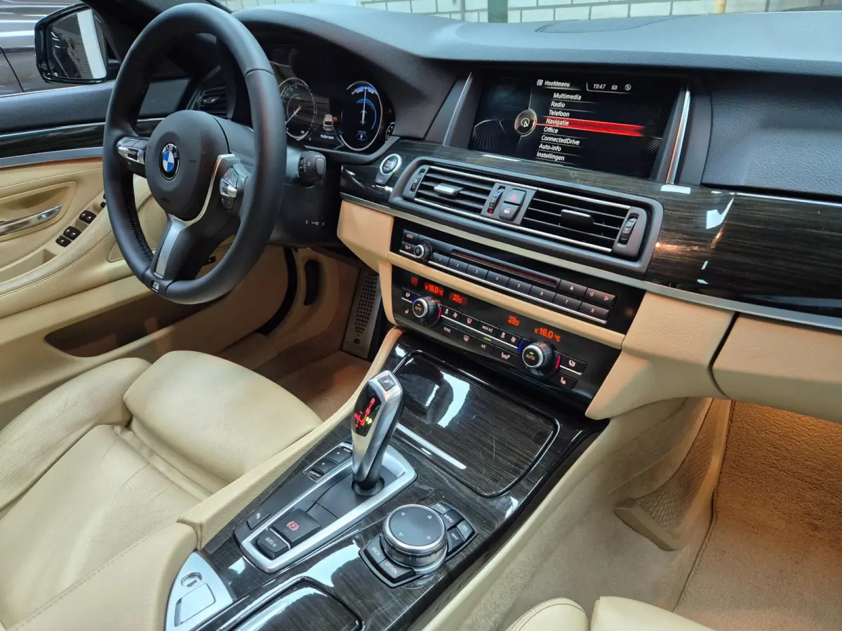 520i M Sport High Executive 6WB teller Panorama Elk. Stoelen NAP PUNT GAAF 100% dealeronderhouden