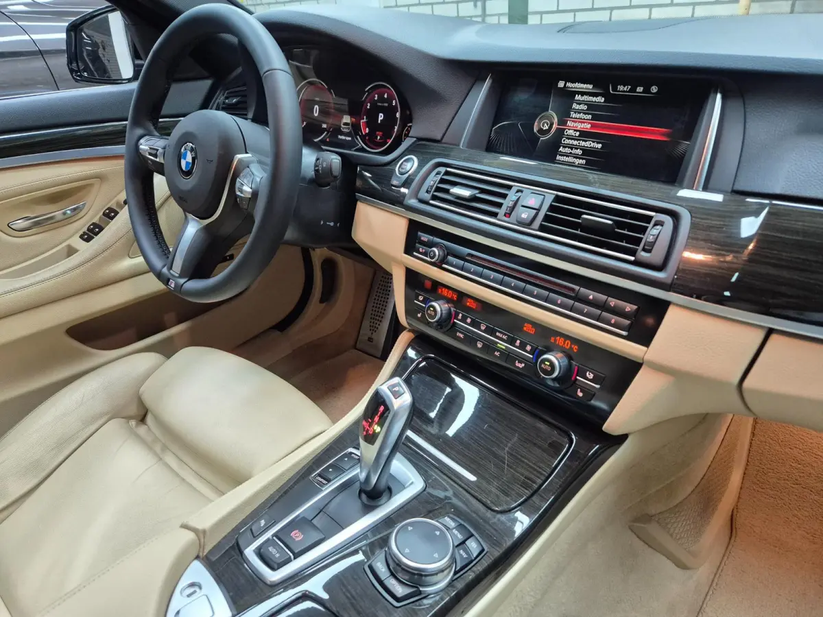 520i M Sport High Executive 6WB teller Panorama Elk. Stoelen NAP PUNT GAAF 100% dealeronderhouden