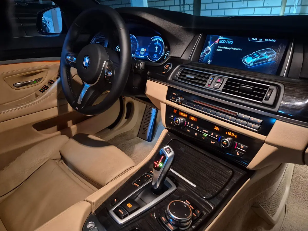 520i M Sport High Executive 6WB teller Panorama Elk. Stoelen NAP PUNT GAAF 100% dealeronderhouden
