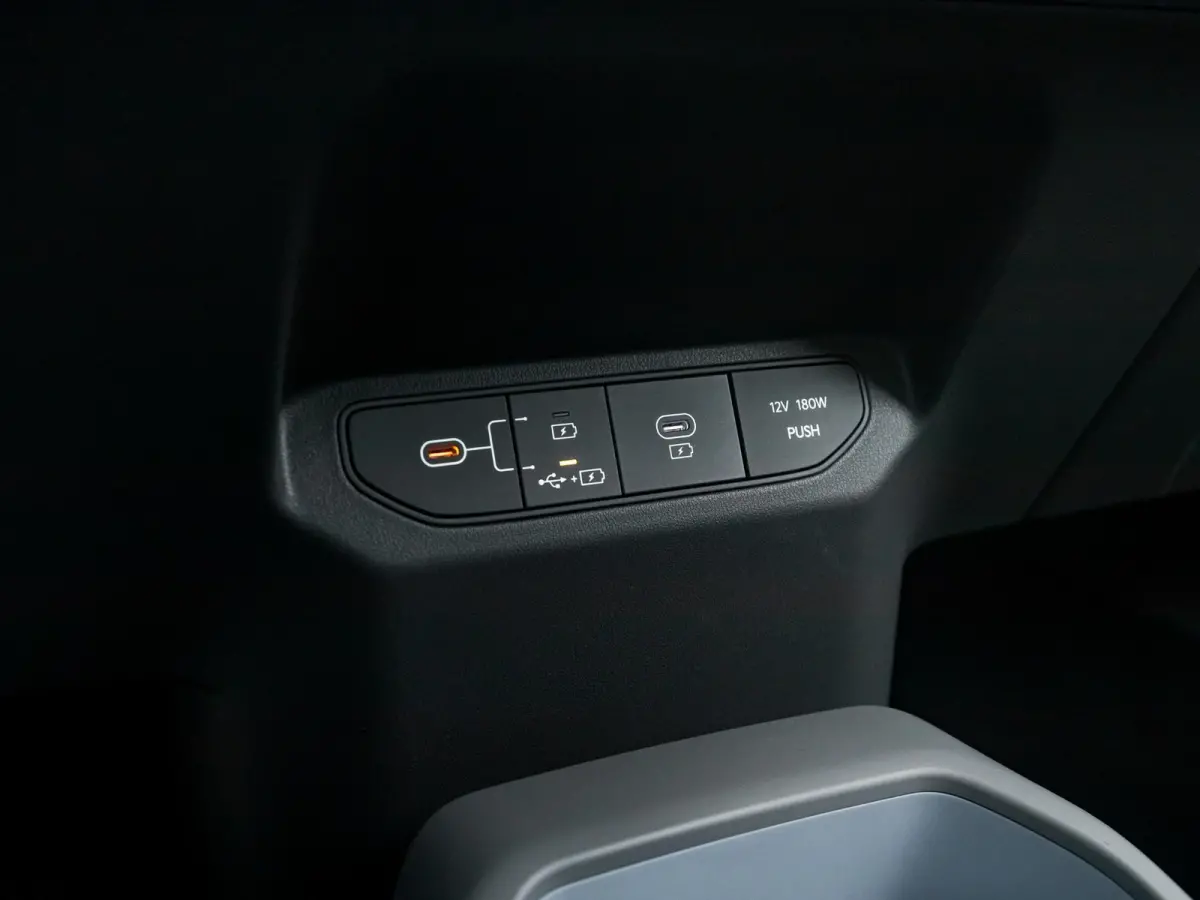 Plus Advanced 81.4 kWh l DIRECT LEVERBAAR | Schuifkanteldak | Harman en kardon | 17% bijtelling