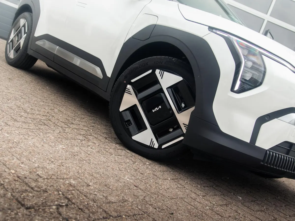 Plus Advanced 81.4 kWh l DIRECT LEVERBAAR | Schuifkanteldak | Harman en kardon | 17% bijtelling