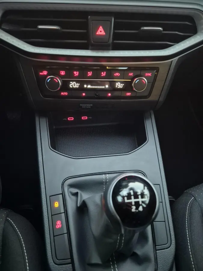 1e-Eig CarPlay Opties NAP NL Eco TSI Style Adaptieve Cruise Line Assist Navi Dealer Onderhouden