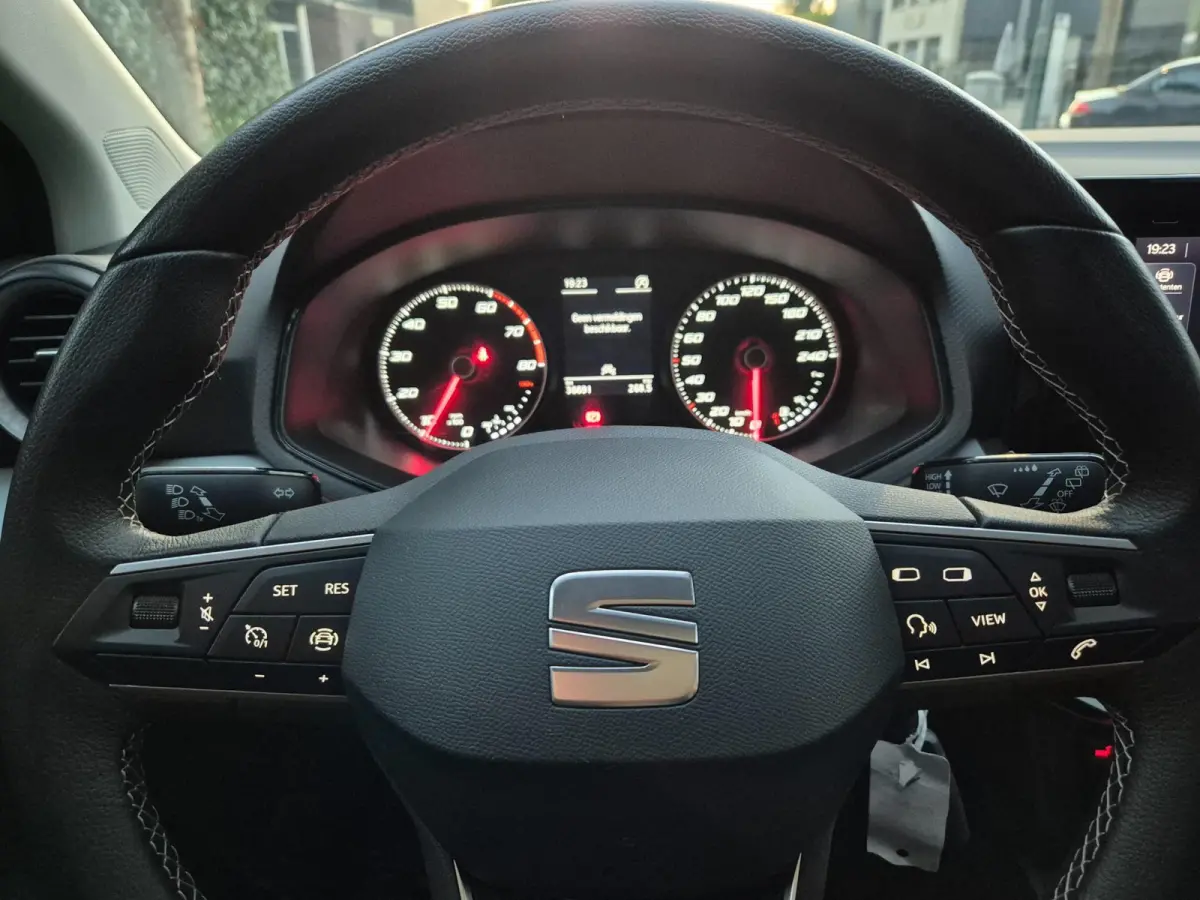 1e-Eig CarPlay Opties NAP NL Eco TSI Style Adaptieve Cruise Line Assist Navi Dealer Onderhouden