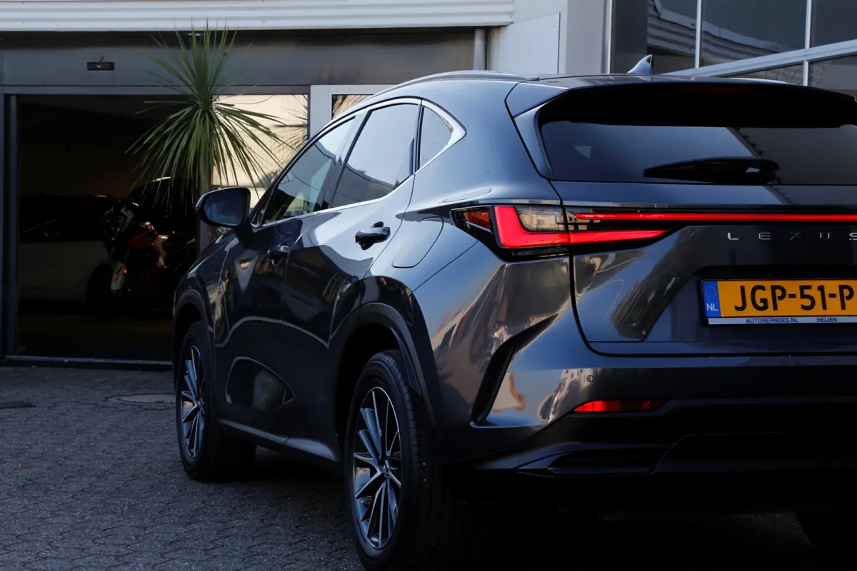 350h*Fabrieksg.t/m06-2032!*1ste Eig.*Perfect Lexus Onderh.*BTW*ACC/360Camera/Stoelverw./Stuurwielverw./Leder/Dodehoek/Apple Carplay-Android/Keyless Entry+Go/Parkeersens.V+A/18 inch LM*