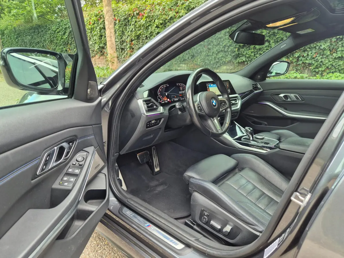 G20 330i M Edition Plus GARANTIE Android CarPlay Pano M Stoel HUD Camera NAP 1e EIG Laser Spoiler M Remmen