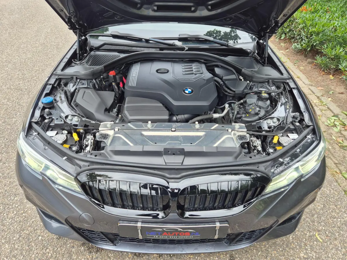 G20 330i M Edition Plus GARANTIE Android CarPlay Pano M Stoel HUD Camera NAP 1e EIG Laser Spoiler M Remmen