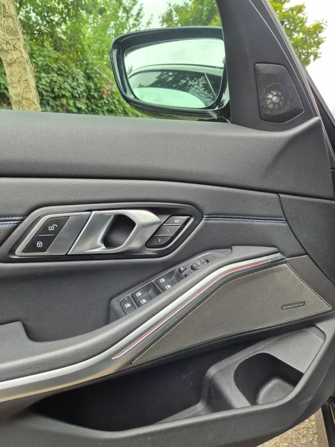G20 330i M Edition Plus GARANTIE Android CarPlay Pano M Stoel HUD Camera NAP 1e EIG Laser Spoiler M Remmen