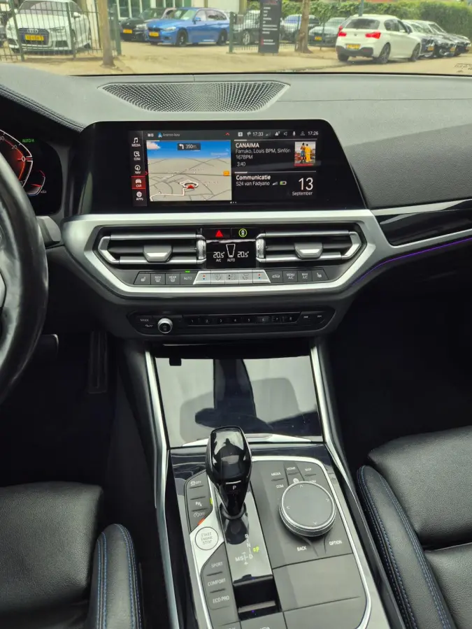 G20 330i M Edition Plus GARANTIE Android CarPlay Pano M Stoel HUD Camera NAP 1e EIG Laser Spoiler M Remmen