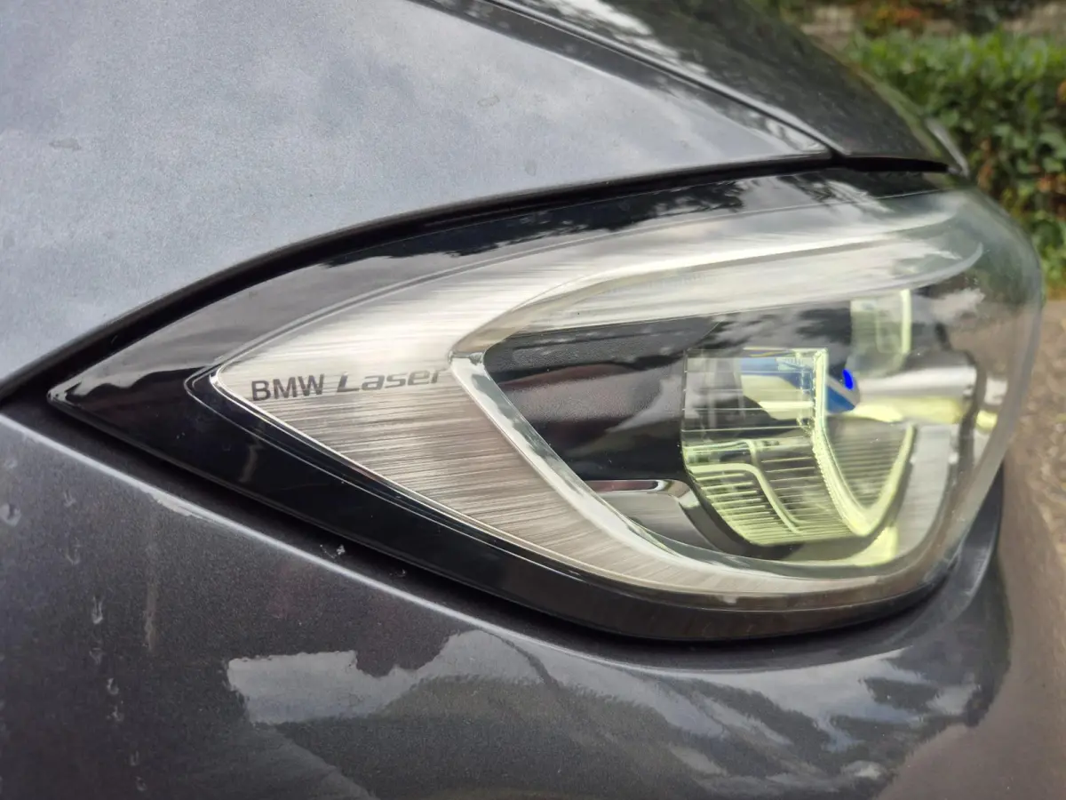G20 330i M Edition Plus GARANTIE Android CarPlay Pano M Stoel HUD Camera NAP 1e EIG Laser Spoiler M Remmen
