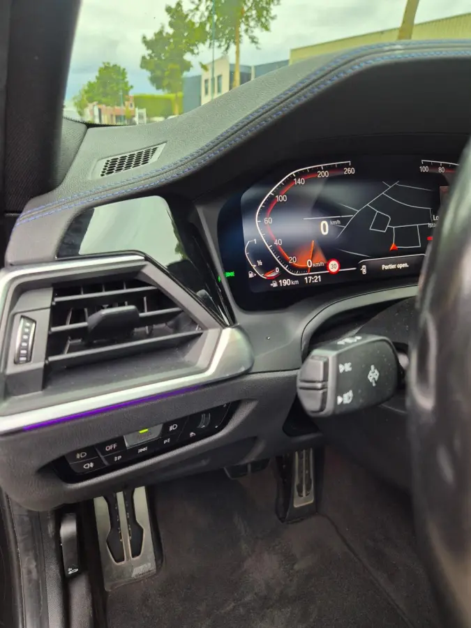 G20 330i M Edition Plus GARANTIE Android CarPlay Pano M Stoel HUD Camera NAP 1e EIG Laser Spoiler M Remmen