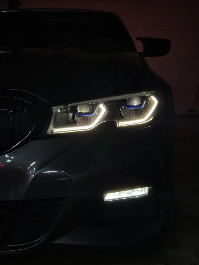 G20 330i M Edition Plus GARANTIE Android CarPlay Pano M Stoel HUD Camera NAP 1e EIG Laser Spoiler M Remmen