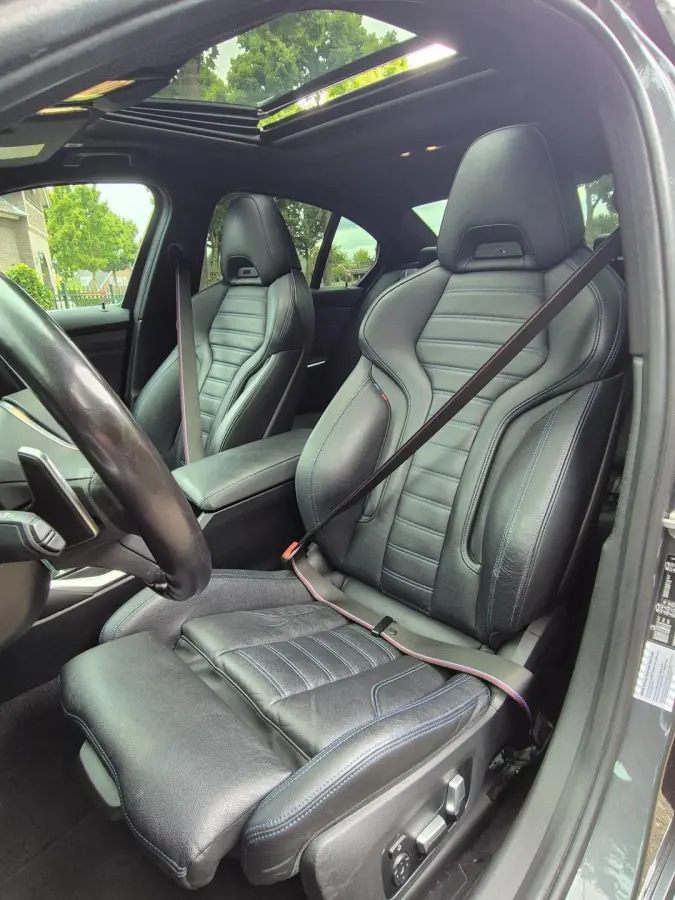 G20 330i M Edition Plus GARANTIE Android CarPlay Pano M Stoel HUD Camera NAP 1e EIG Laser Spoiler M Remmen