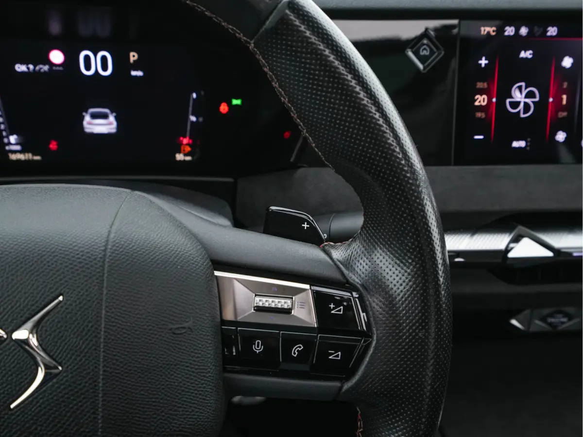 1.6 Performance-Line+ PureTech (INCL-BTW) Aut. *PANO | LEATHER-MICROFIBRE | FULL-LED | HEATED-SPORTSEATS | DIGI-COCKPIT | KEYLESS | CAMERA | LANE-ASSIST | CARPLAY | ECC | SHIFTPADDLES | PDC 