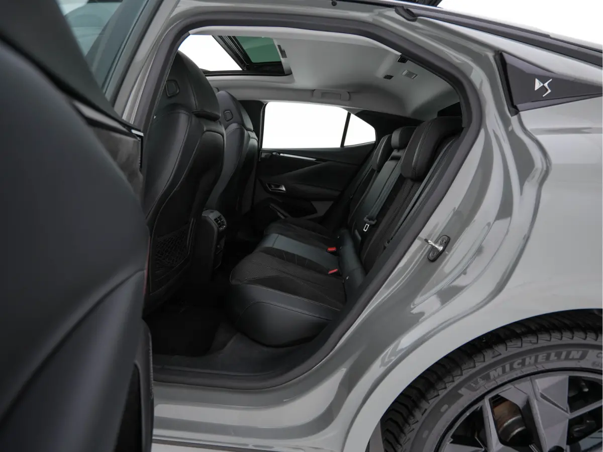 1.6 Performance-Line+ PureTech (INCL-BTW) Aut. *PANO | LEATHER-MICROFIBRE | FULL-LED | HEATED-SPORTSEATS | DIGI-COCKPIT | KEYLESS | CAMERA | LANE-ASSIST | CARPLAY | ECC | SHIFTPADDLES | PDC 