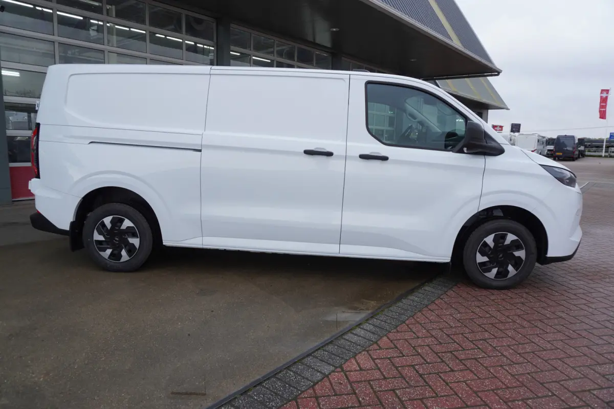 340 L2H1 136PK Trend 65 kWh Elektrisch Nr. V220 | Airco | Cruise | Apple CP-Android | Camera