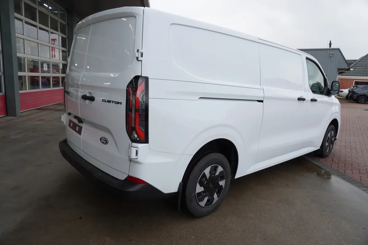 340 L2H1 136PK Trend 65 kWh Elektrisch Nr. V220 | Airco | Cruise | Apple CP-Android | Camera